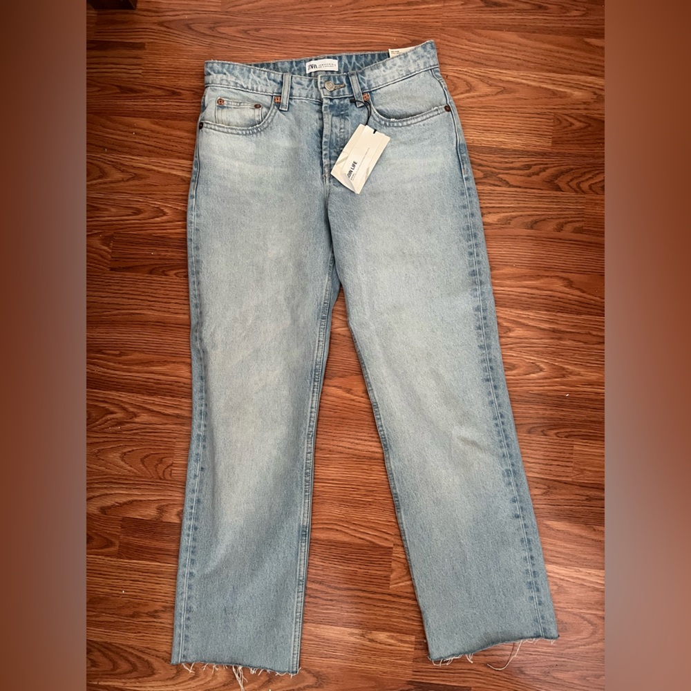 New Zara straight leg light blue cut hem jeans in size 4